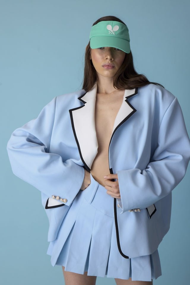 Oversize pleated skirt